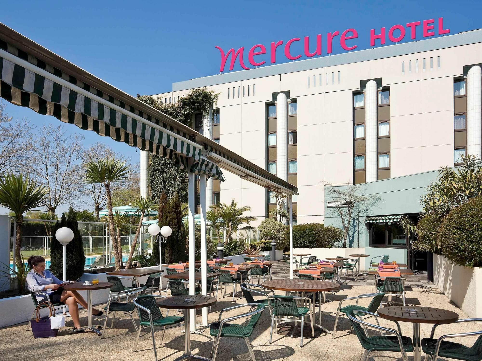 Mercure Pau Palais Des Sports Kültér fotó