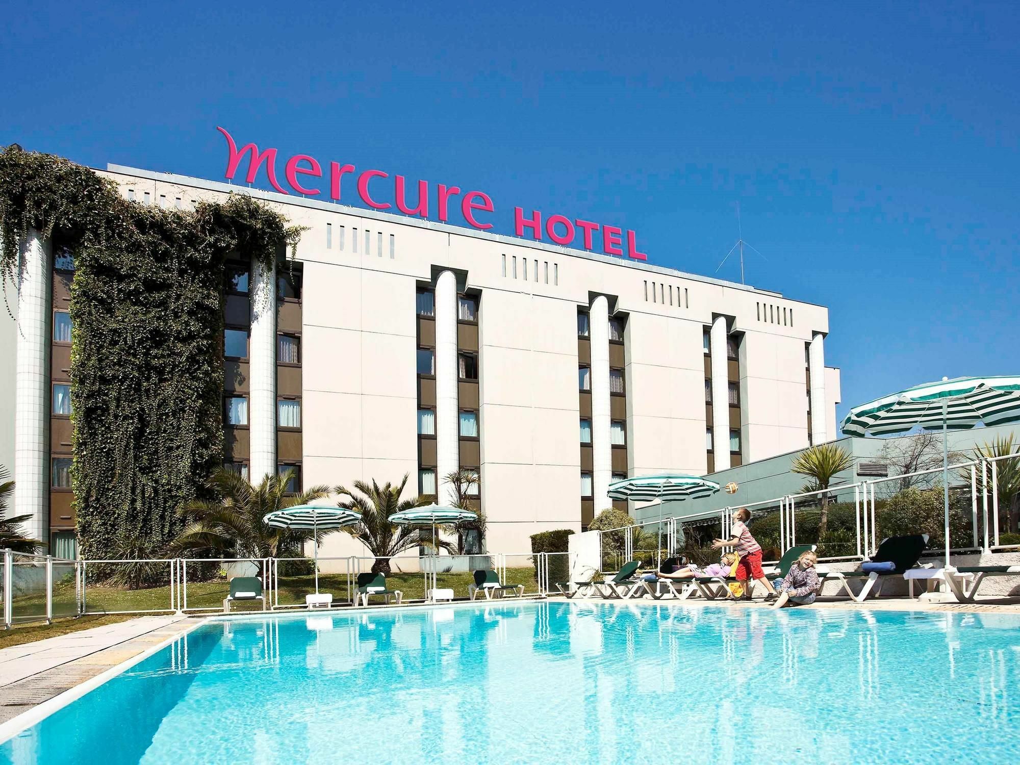 Mercure Pau Palais Des Sports Kültér fotó