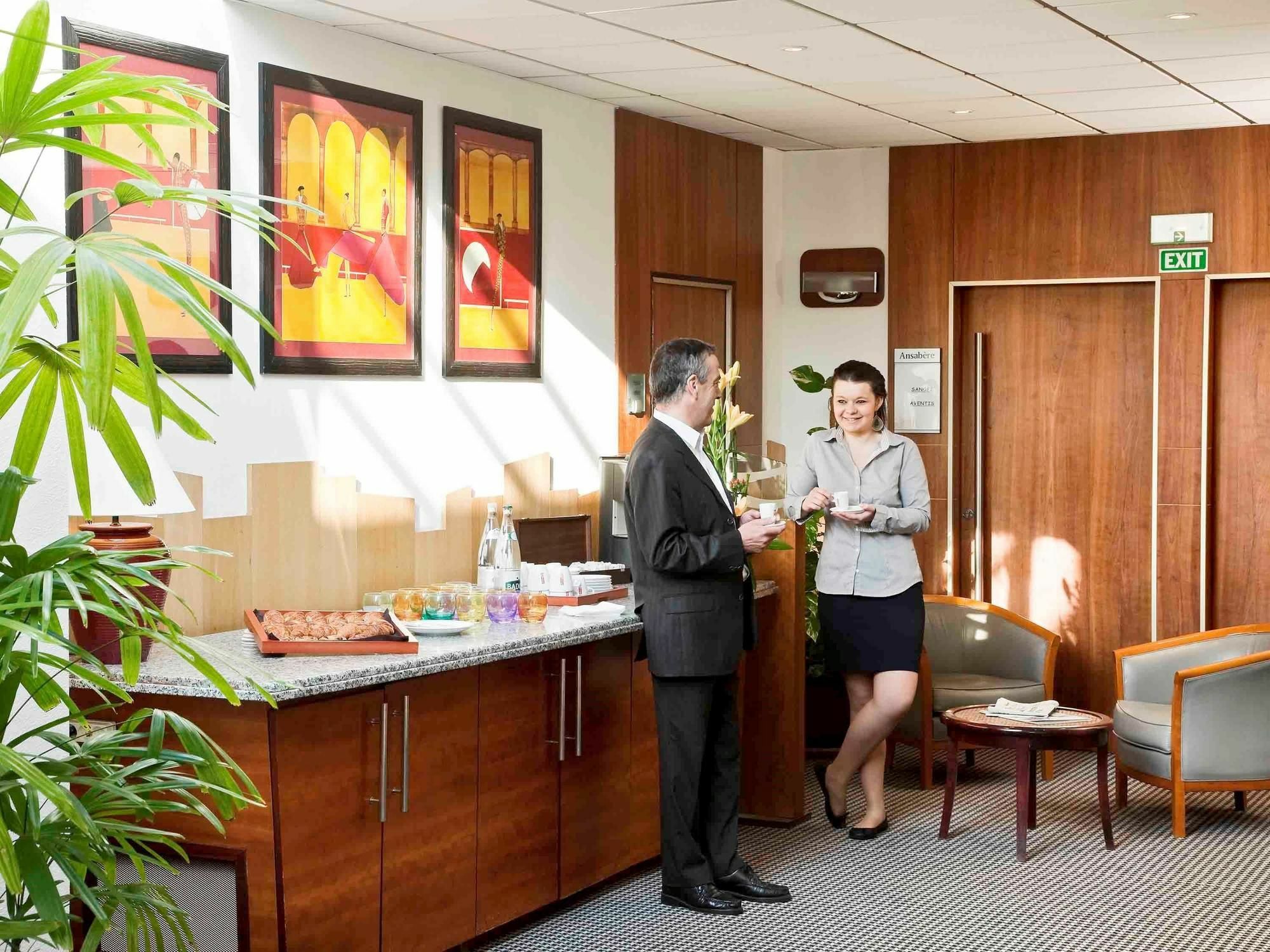 Mercure Pau Palais Des Sports Kültér fotó
